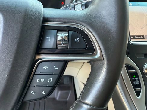 Used 2019 Lincoln Nautilus Select image 21