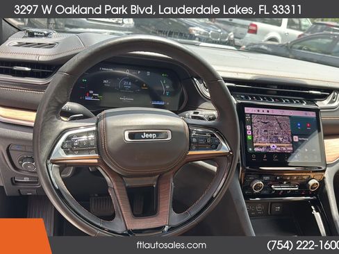 Used 2022 Jeep Grand Cherokee Summit w/ Luxury Tech Group V AWD/4WD image 65