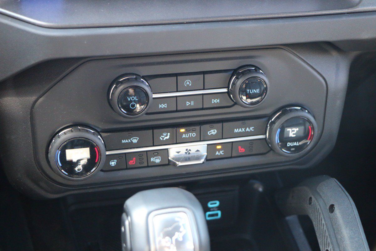Used 2025 Ford Bronco Badlands AWD/4WD image 23
