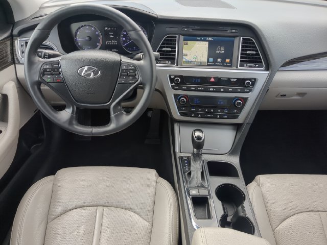Used 2015 Hyundai Sonata Limited w/ Option Group 05 FWD image 16