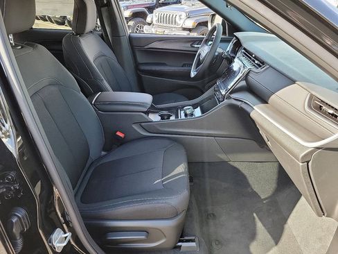 New 2025 Jeep Grand Cherokee Laredo X image 14