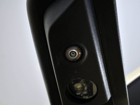 Used 2023 GMC Sierra 1500 AT4 image 12