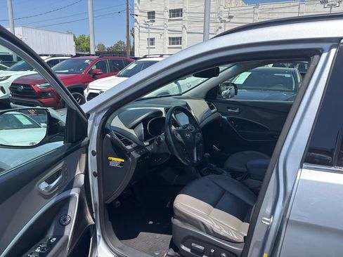 Used 2016 Hyundai Santa Fe Limited w/ Option Group 04 FWD image 15