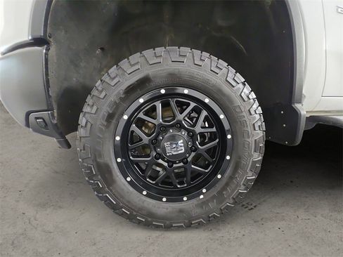 Used 2024 Chevrolet Silverado 2500 LT w/ Convenience Package image 14