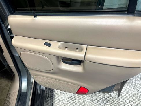 Used 2000 Ford Explorer Eddie Bauer image 16
