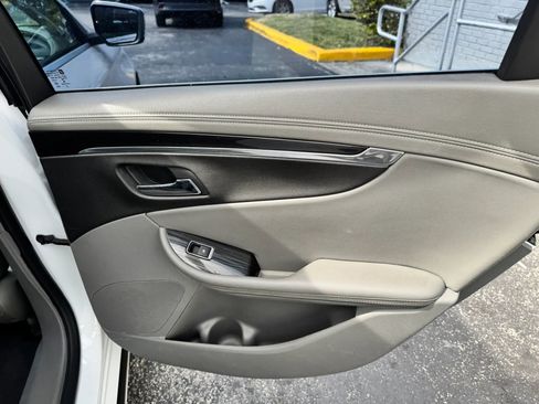Used 2016 Chevrolet Impala LT FWD image 26