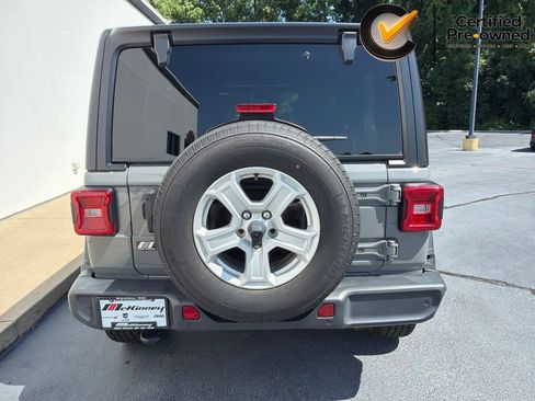 Used 2022 Jeep Wrangler Unlimited Sport AWD/4WD image 12
