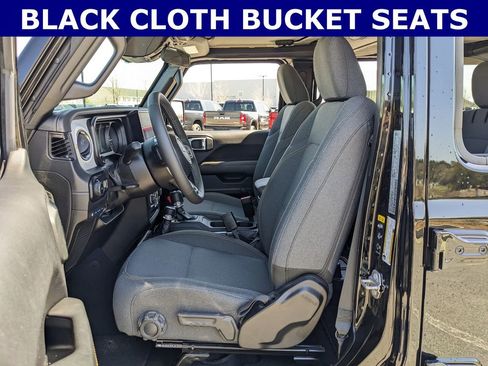 Certified 2025 Jeep Wrangler Sahara 4xe image 4