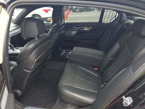 Used 2018 BMW 750i RWD image 5