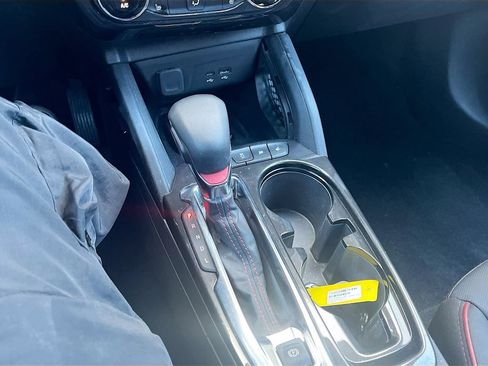 Used 2025 Chevrolet TrailBlazer RS w/ Convenience Package FWD image 16