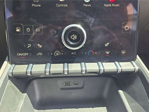 Used 2025 GMC Terrain Elevation FWD image 23