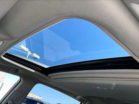 Used 2018 Toyota RAV4 XLE w/ Plus Extra Value Package FWD image 12