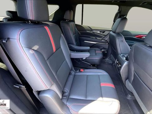 Used 2024 Chevrolet Traverse RS image 26