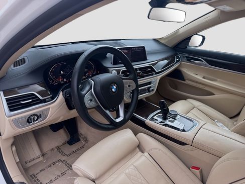 Used 2020 BMW 750i xDrive image 9