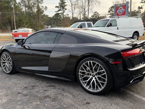 Used 2017 Audi R8 V10 w/ Ceramic Brake Package image 6