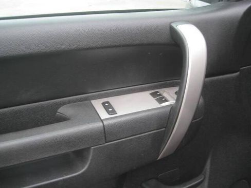 Used 2010 Chevrolet Silverado 1500 LT RWD image 11