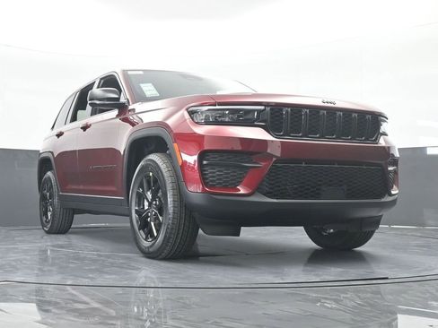 New 2025 Jeep Grand Cherokee Altitude RWD image 57