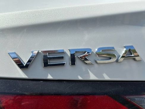 Used 2025 Nissan Versa SV FWD image 11