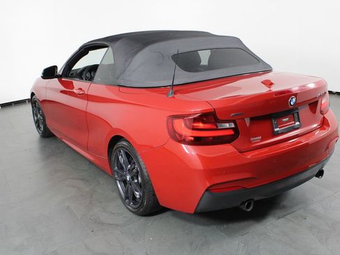 Used 2016 BMW M235i xDrive Convertible image 3