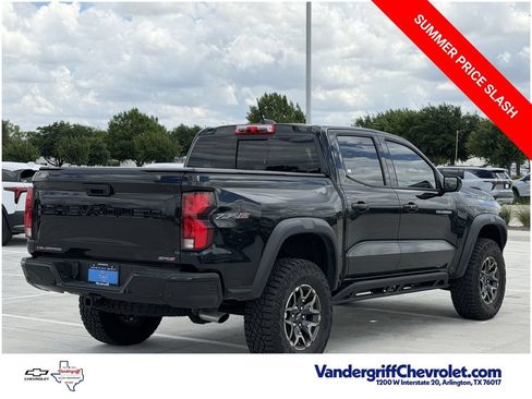Used 2026 Chevrolet Colorado ZR2 w/ Technology Package AWD/4WD image 4