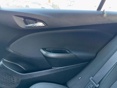 Used 2017 Chevrolet Cruze LT image 23