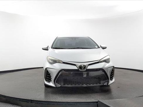 Used 2018 Toyota Corolla SE FWD image 13