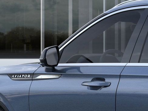 New 2026 Lincoln Aviator AWD image 20
