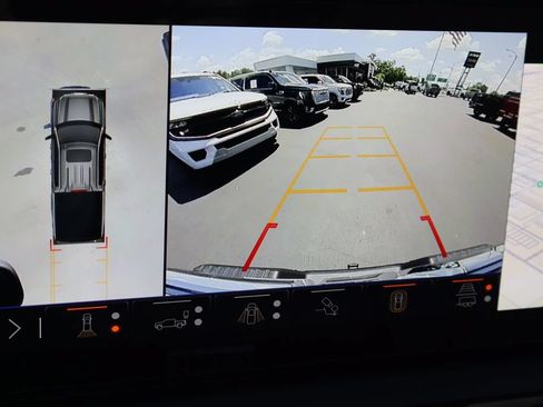 Certified 2025 GMC Sierra 1500 AT4 w/ AT4 Premium Package AWD/4WD image 17