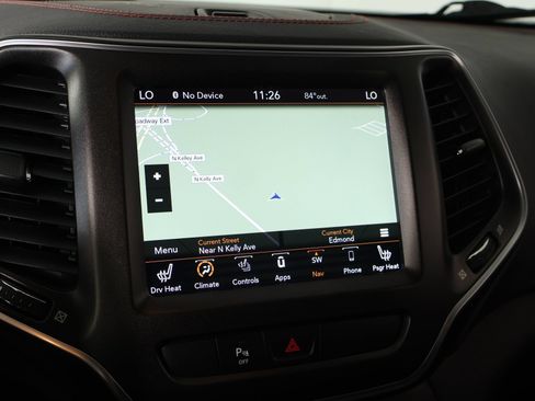 Used 2020 Jeep Cherokee Trailhawk w/ Comfort/Convenience Group AWD/4WD image 7