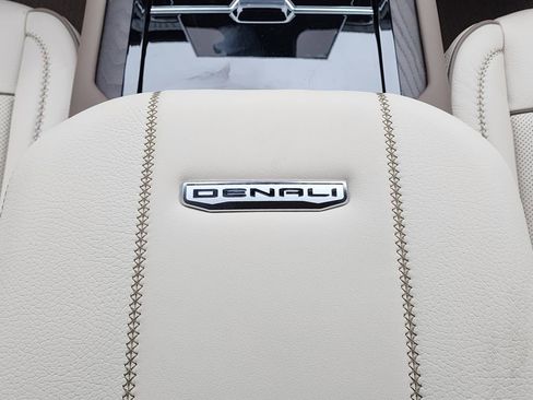 New 2026 GMC Yukon Denali w/ Denali Reserve Package AWD/4WD image 41