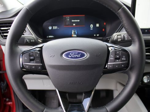 Used 2023 Ford Escape Platinum AWD/4WD image 15