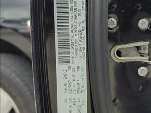 Used 2019 RAM 1500 Classic SLT AWD/4WD image 28