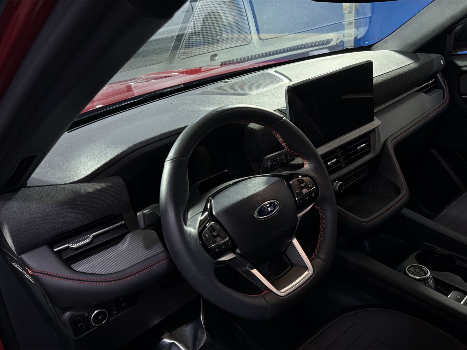 Used 2026 Ford Explorer ST-Line w/ ST-Line Street Pack AWD/4WD image 18