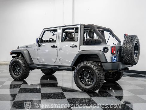 Used 2015 Jeep Wrangler Unlimited Rubicon w/ Connectivity Group image 7