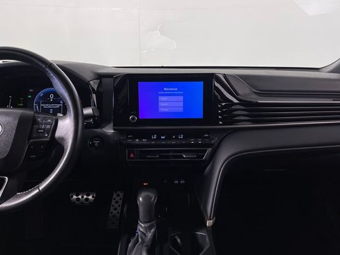Certified 2025 Toyota Camry SE FWD image 15