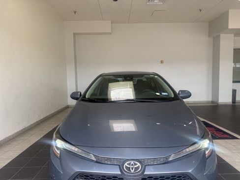 Used 2020 Toyota Corolla LE FWD image 4