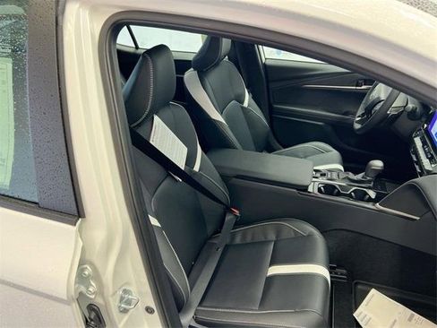 Used 2025 Toyota Camry SE w/ Convenience Package image 23