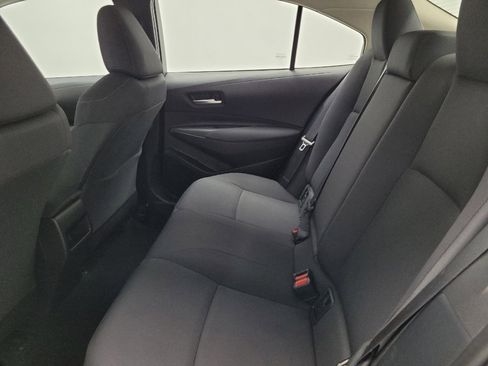 Used 2021 Toyota Corolla LE image 18