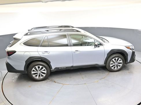 Certified 2025 Subaru Outback Premium AWD/4WD image 41