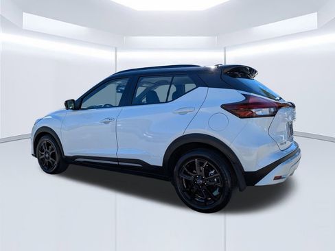 Used 2023 Nissan Kicks SR image 6
