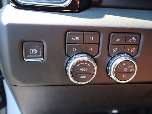 Used 2026 GMC Sierra 3500 Denali Ultimate AWD/4WD image 15
