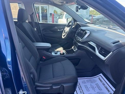Used 2023 GMC Terrain SLE w/ LPO, Floor Liner Package FWD image 10