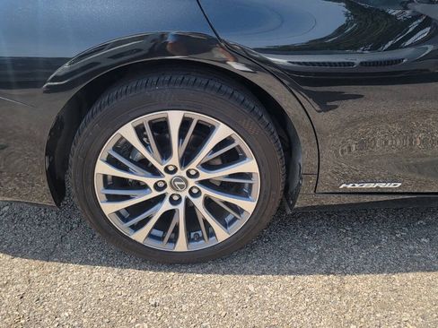 Used 2019 Lexus ES 300h FWD image 19