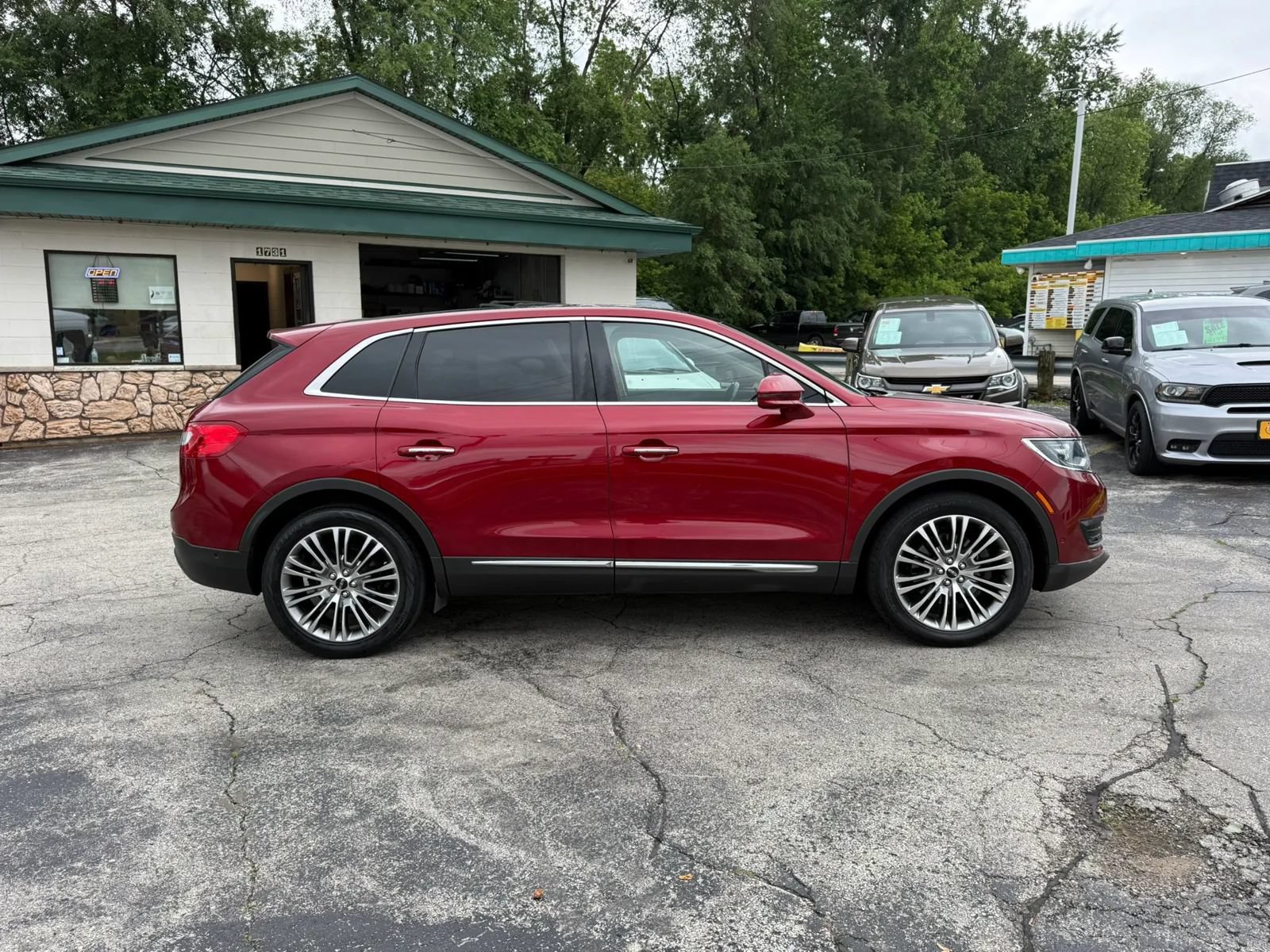 Used 2016 Lincoln MKX Reserve w/ Technology Package AWD/4WD image 6