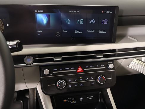 Certified 2025 Hyundai Tucson SE image 5