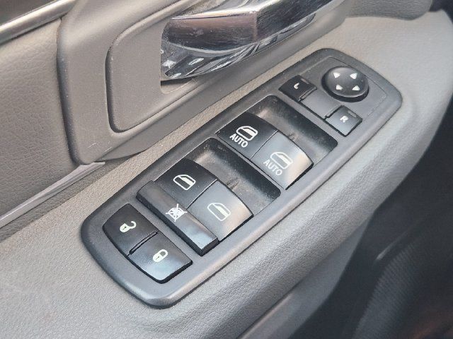 Used 2017 RAM 1500 Classic SLT AWD/4WD image 20