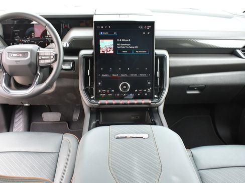 Used 2025 GMC Yukon AT4 image 18