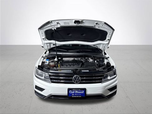Used 2018 Volkswagen Tiguan SE w/ Panoramic Sunroof Package image 22