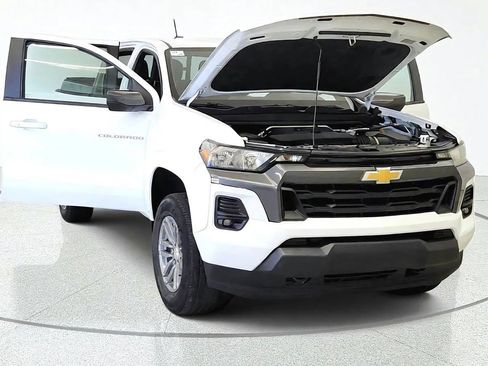 Used 2023 Chevrolet Colorado LT w/ LT Convenience Package AWD/4WD image 12