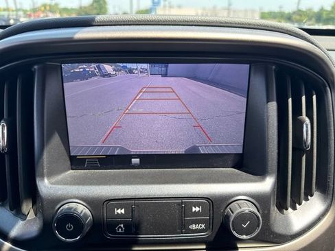 Used 2022 Chevrolet Colorado Z71 AWD/4WD image 14